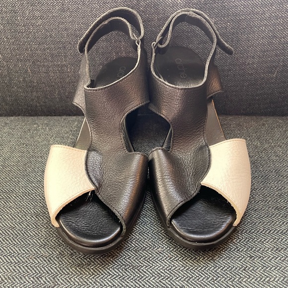 Arche Shoes - Arche Small Wedge Two Tone Sandal